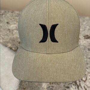 Nwot Hurley flex fit hat